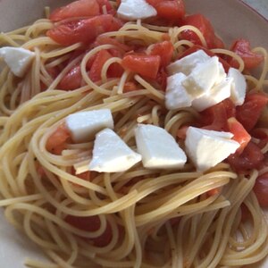 イタリア人ってスゴイ！シンプルなトマトパスタ